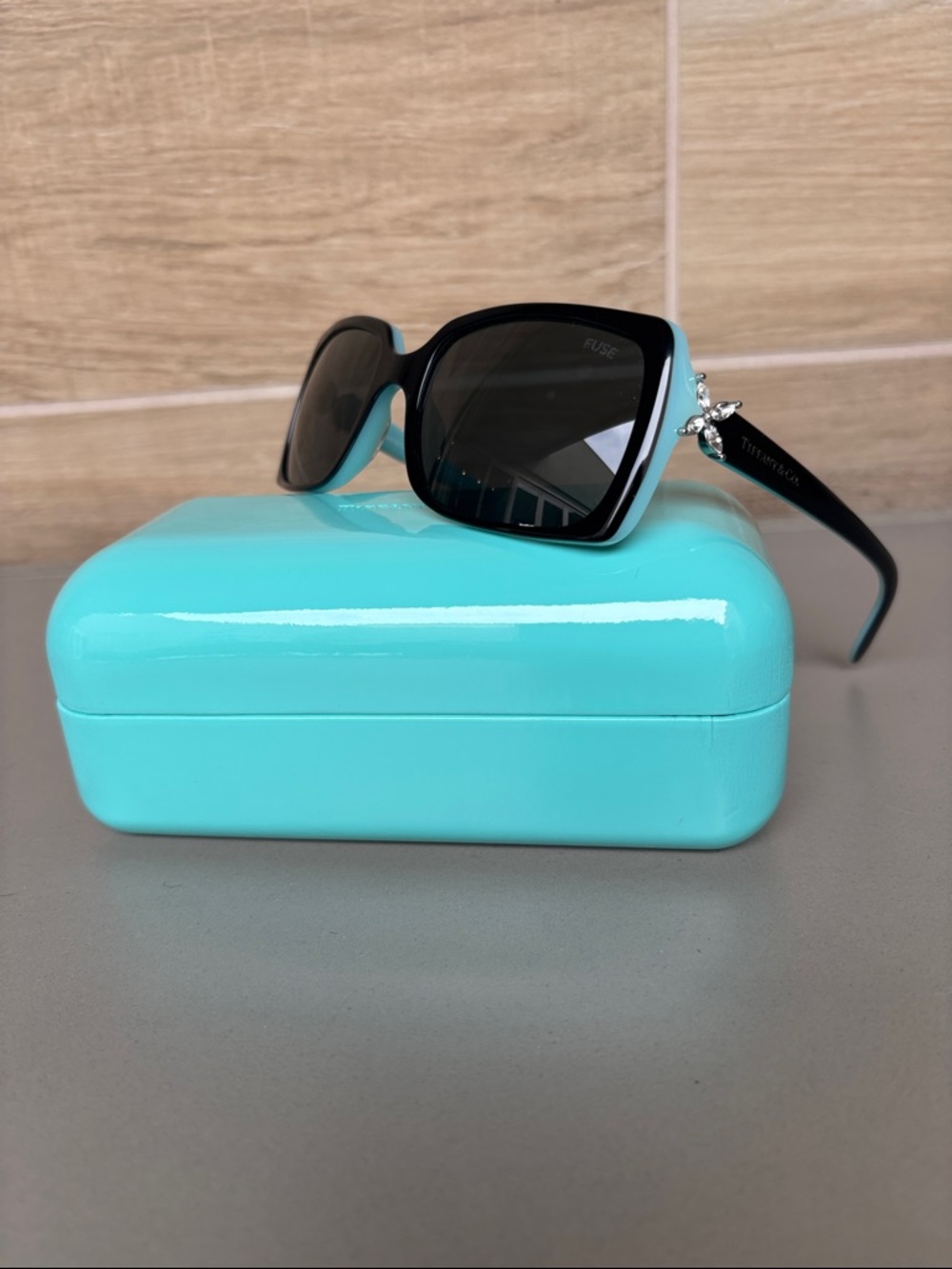 Authentic Tiffany & Co Sunglasses Rimmed in Signature Tiffany Blue Crystal Frame - Picture 2 of 16